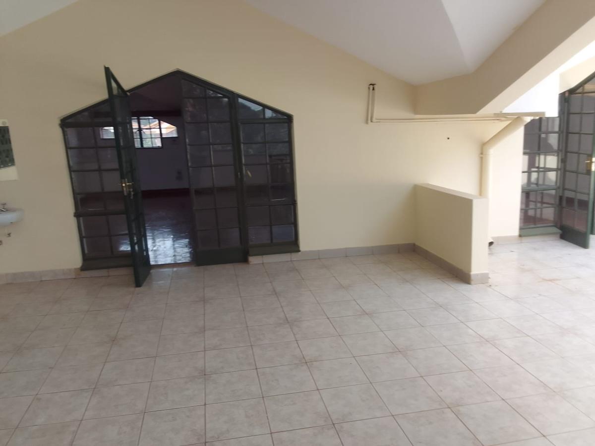 4 Bed Townhouse with En Suite in Westlands Area - 17