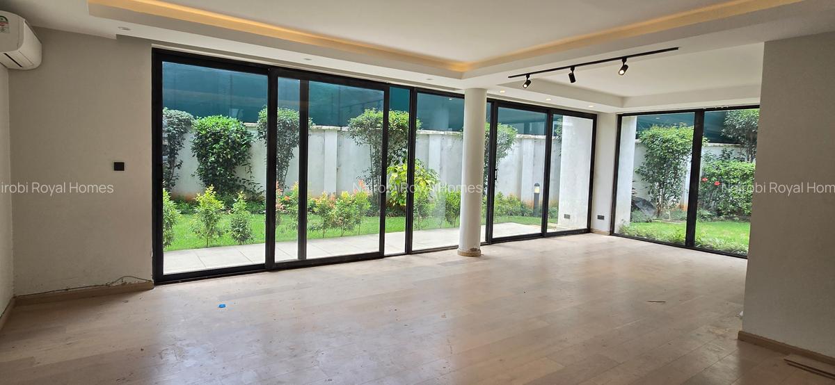 4 Bed Townhouse with En Suite at Lavington Green - 18