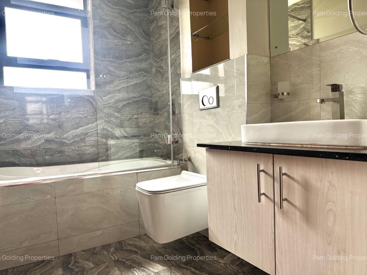 Furnished 4 Bed Apartment with En Suite in Riverside - 13