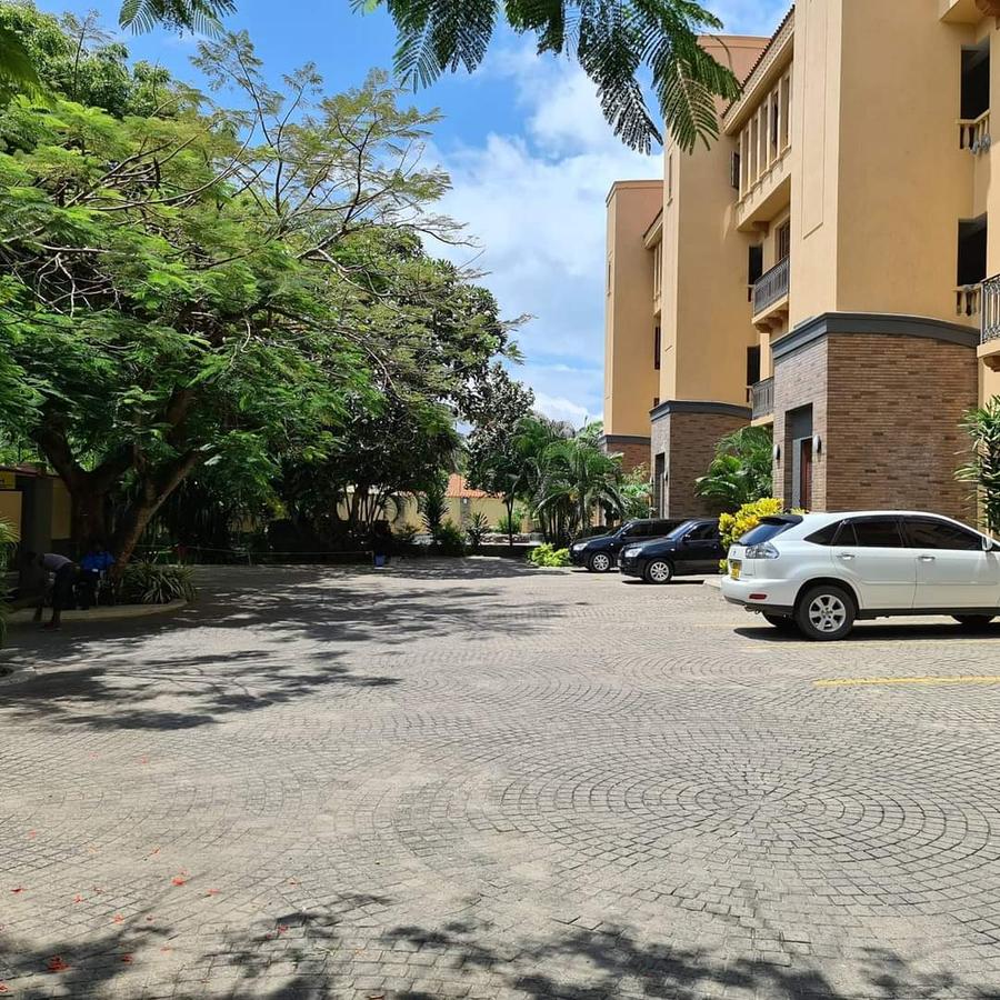 3 Bed Apartment with En Suite at Moyne Drive Nyali - 9