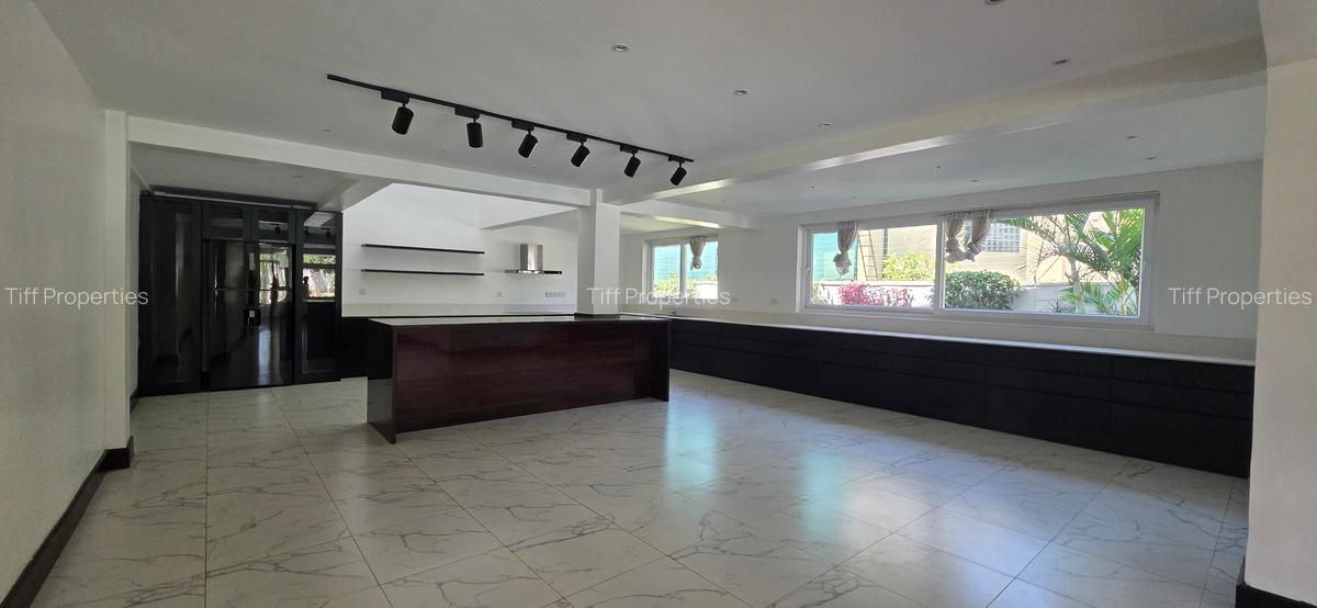 5 Bed House in Runda - 4