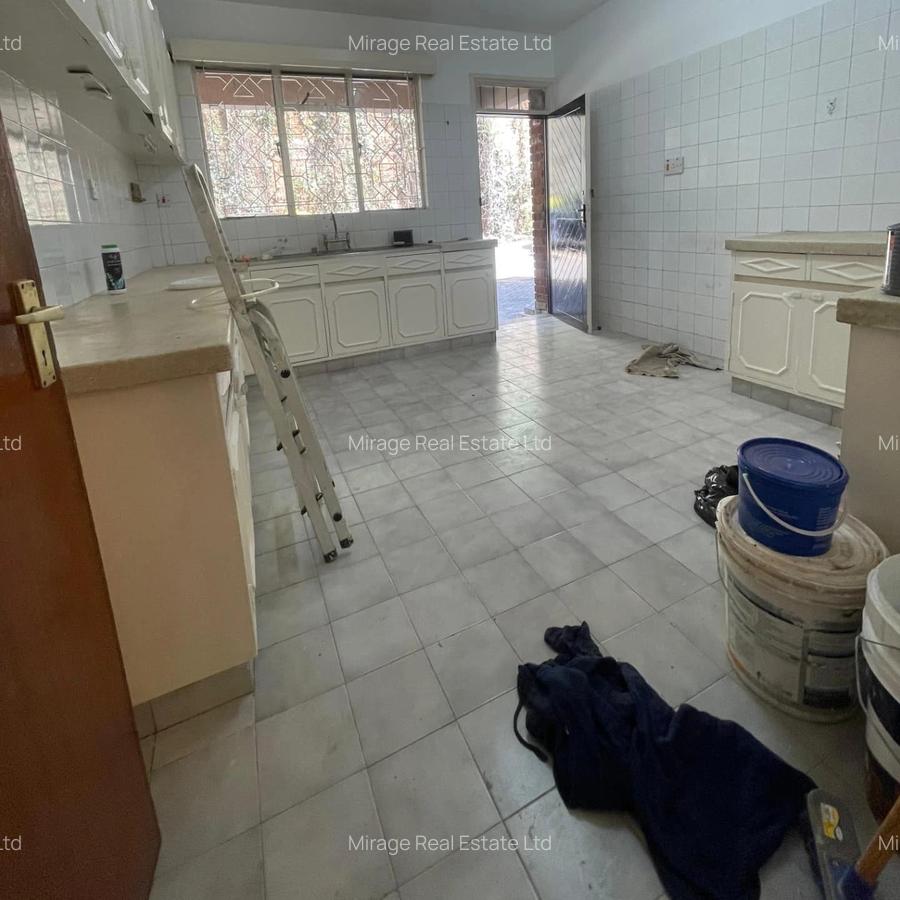 4 Bed Apartment with Parking in Riverside - 4