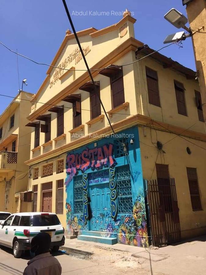 10 Bed House with Staff Quarters at Central Police - 6