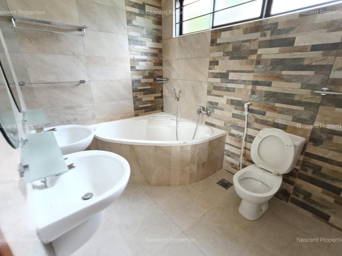 5 Bed Townhouse with En Suite in Lavington - 13