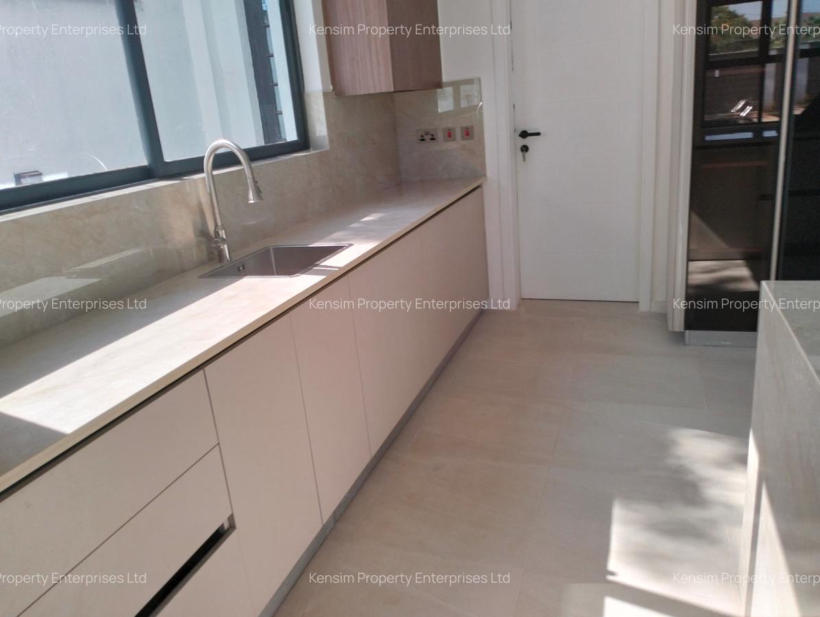 5 Bed Townhouse with En Suite in Lavington - 5