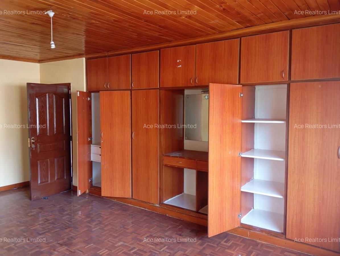 4 Bed Apartment with En Suite at Lavington - 14
