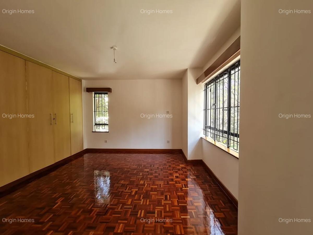 4 Bed Apartment with En Suite at Lavington - 16
