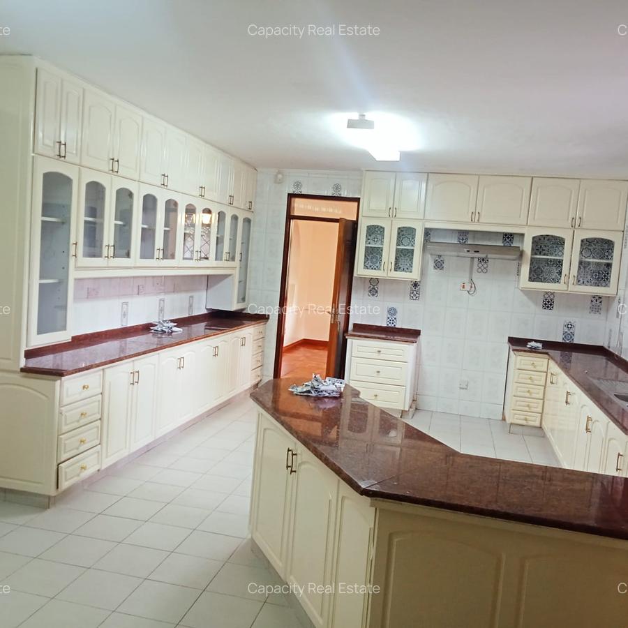 4 Bed Villa with En Suite in Runda - 3