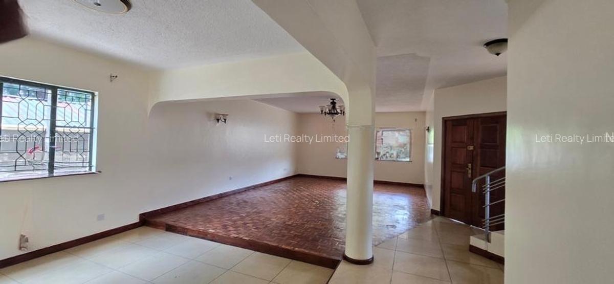 5 Bed Townhouse with En Suite in Lavington - 2
