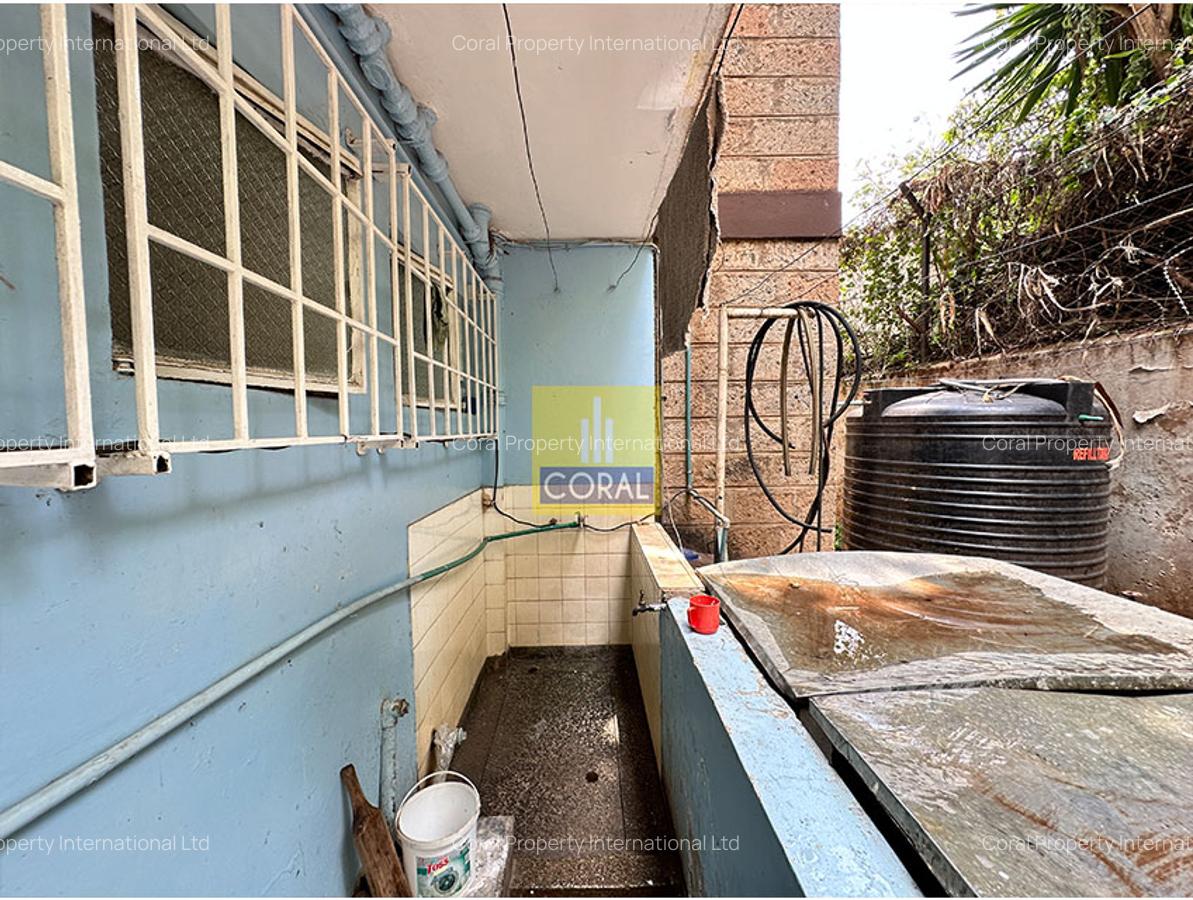 4 Bed Apartment in Parklands - 16