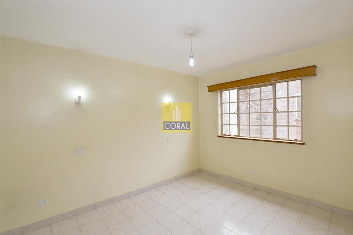 4 Bed Apartment with Parking in Parklands - 14