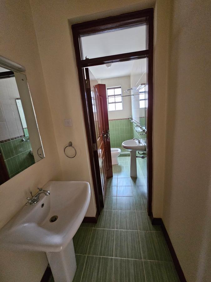 3 Bed Apartment with En Suite at Lavington - 11