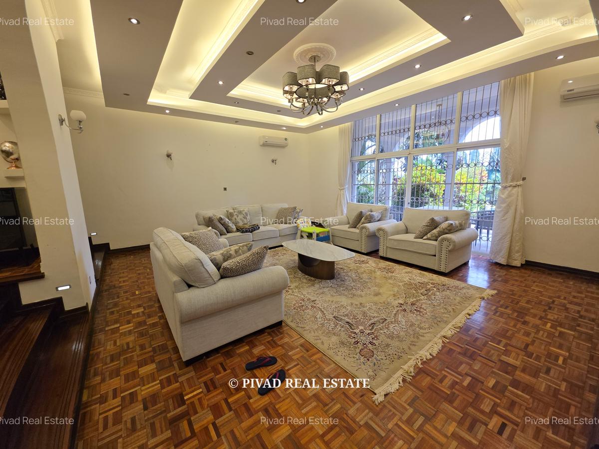 5 Bed Townhouse with Swimming Pool in Runda - 10