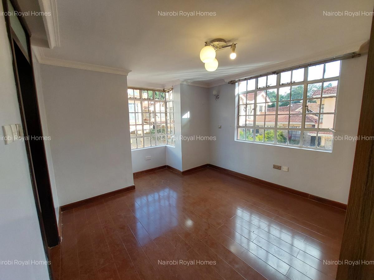 5 Bed Townhouse with En Suite at Convent Drive - 12