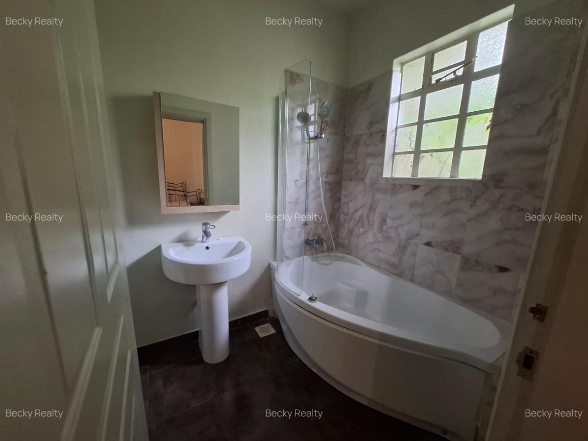 2 Bed House with En Suite in Garden Estate - 6