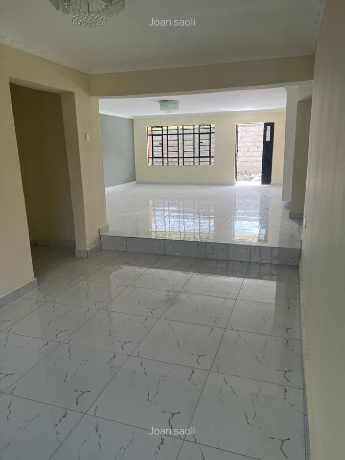 4 Bed House with En Suite at Shompole Road - 4