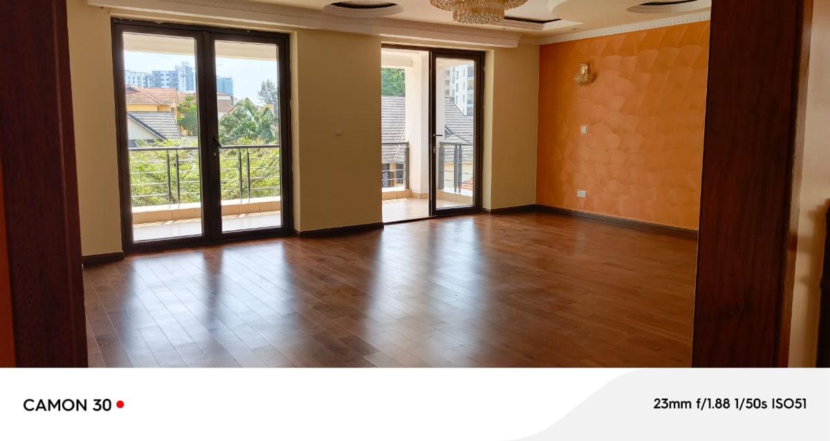 5 Bed Townhouse with En Suite in Lavington - 15