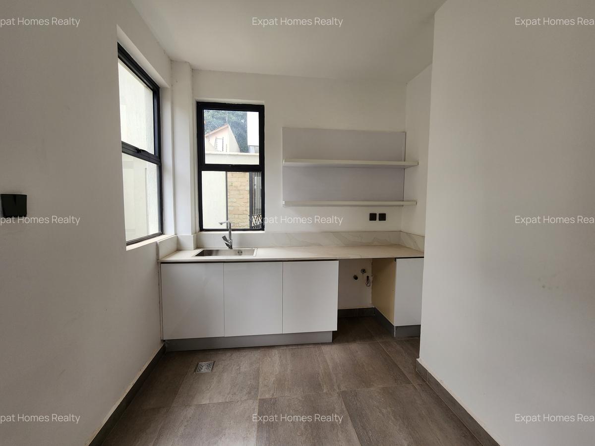 5 Bed Villa with En Suite in Lavington - 9