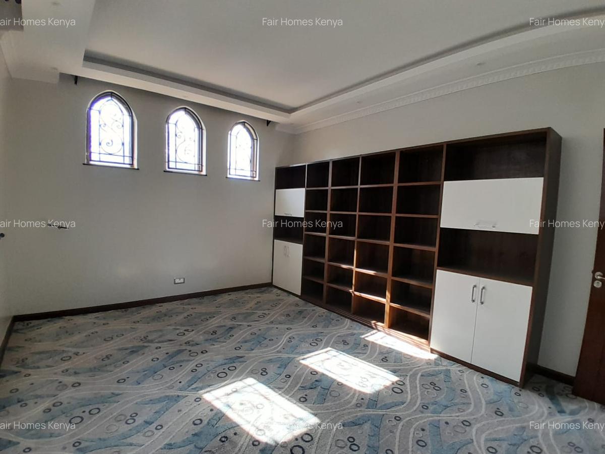 5 Bed Townhouse with En Suite at Lavington Maziwa - 13