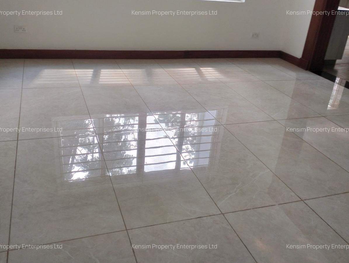 5 Bed Townhouse with En Suite in Rosslyn - 6