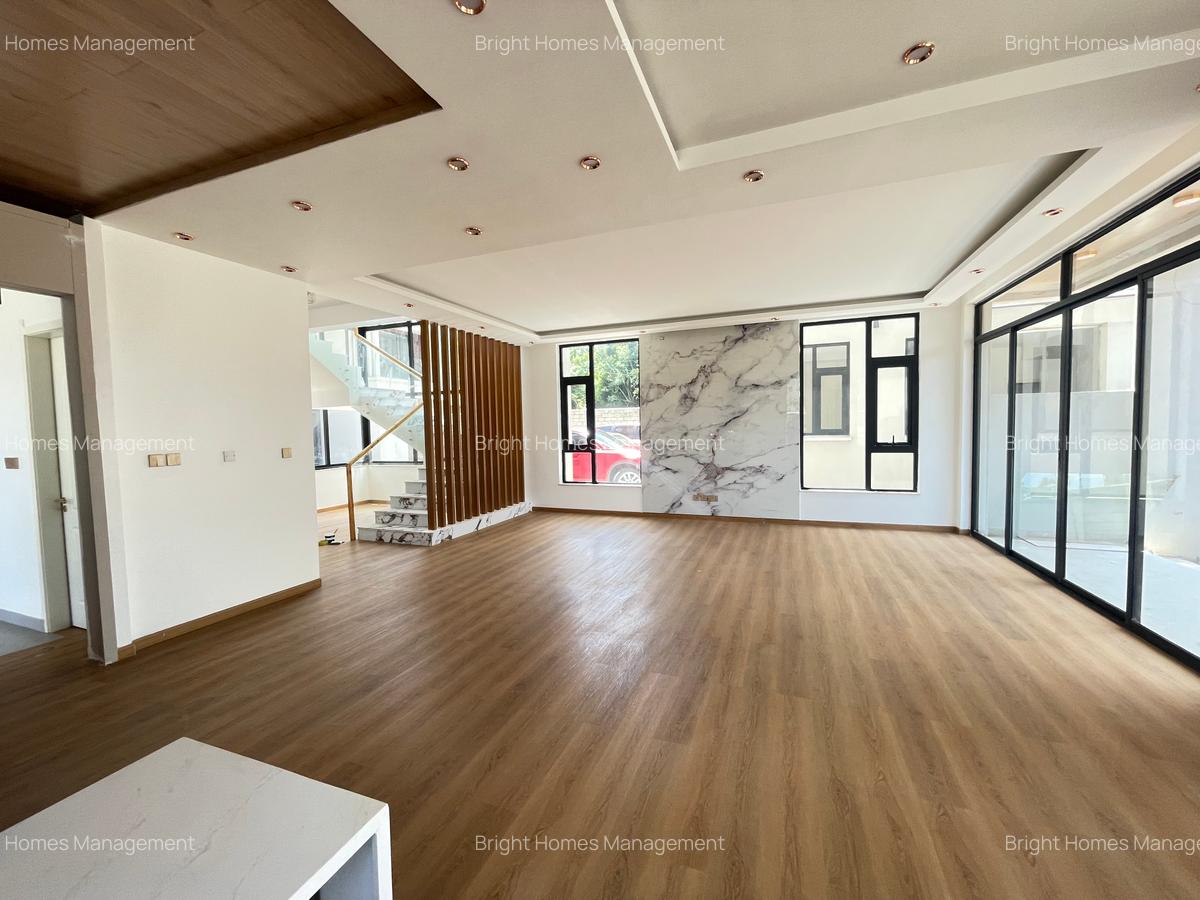 5 Bed Townhouse with En Suite in Lavington - 18