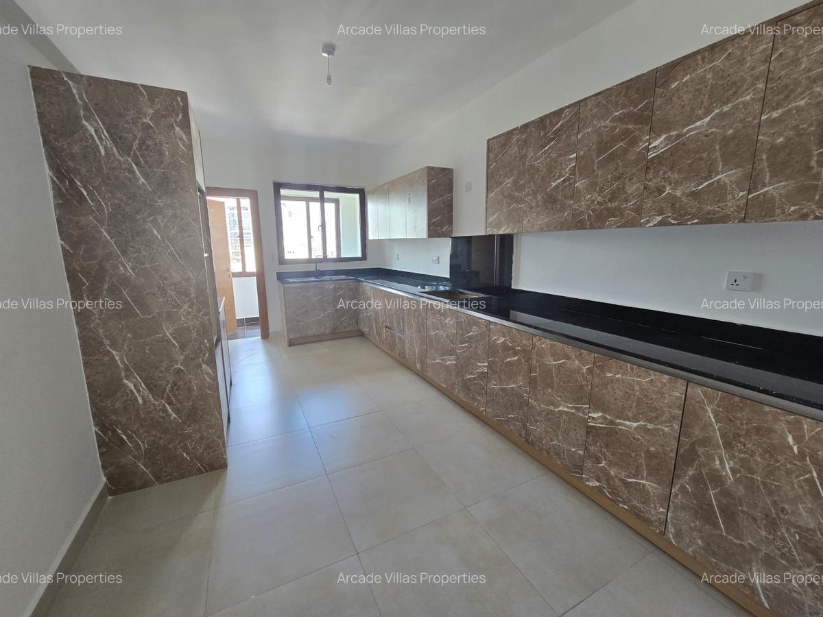 3 Bed Apartment with En Suite in Westlands Area - 8