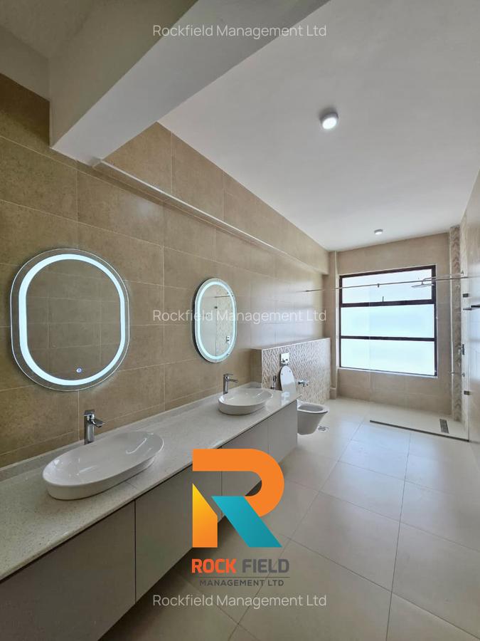 3 Bed Apartment with En Suite in Nyali Area - 11