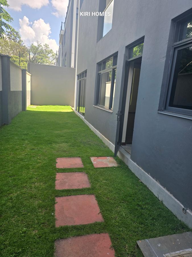 5 Bed Townhouse with En Suite in Lavington - 12