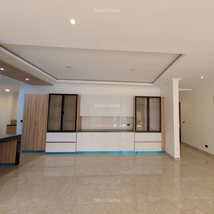 8 Bed Apartment with En Suite in Spring Valley - 18