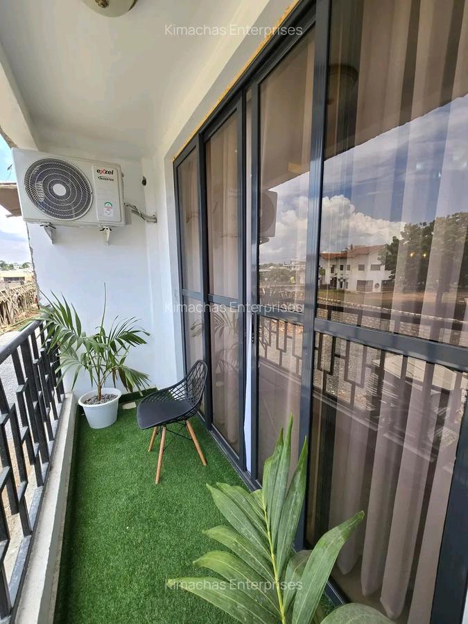 3 Bed Apartment with En Suite at Beach - 8