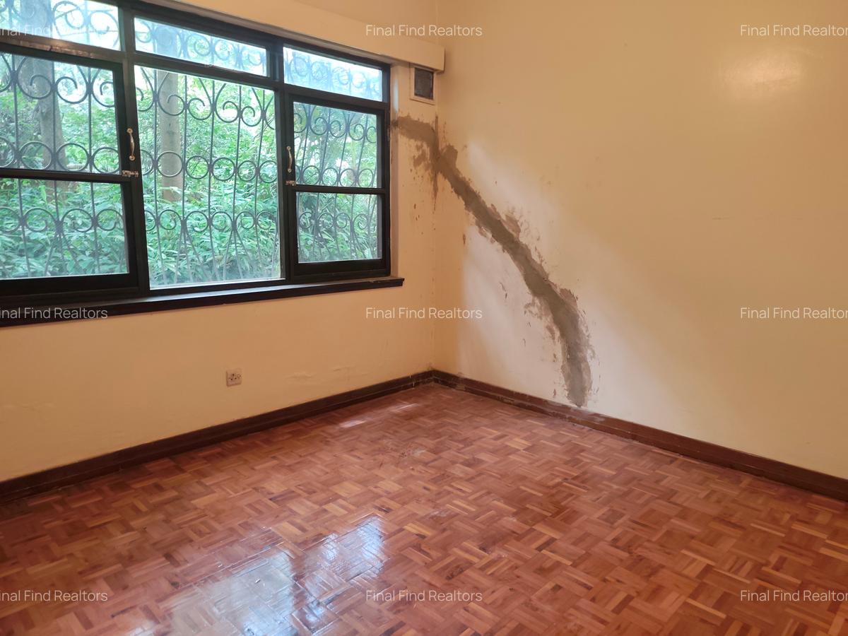 4 Bed House with En Suite in Runda - 16
