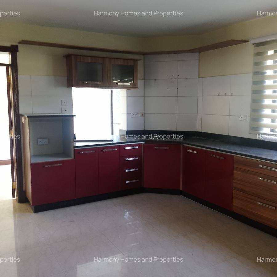 5 Bed Villa with En Suite at Brookside - 5