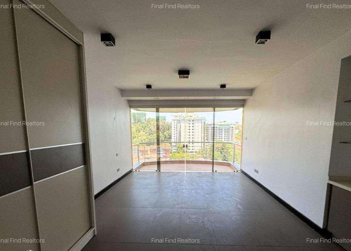 3 Bed Apartment with En Suite in Riverside - 7