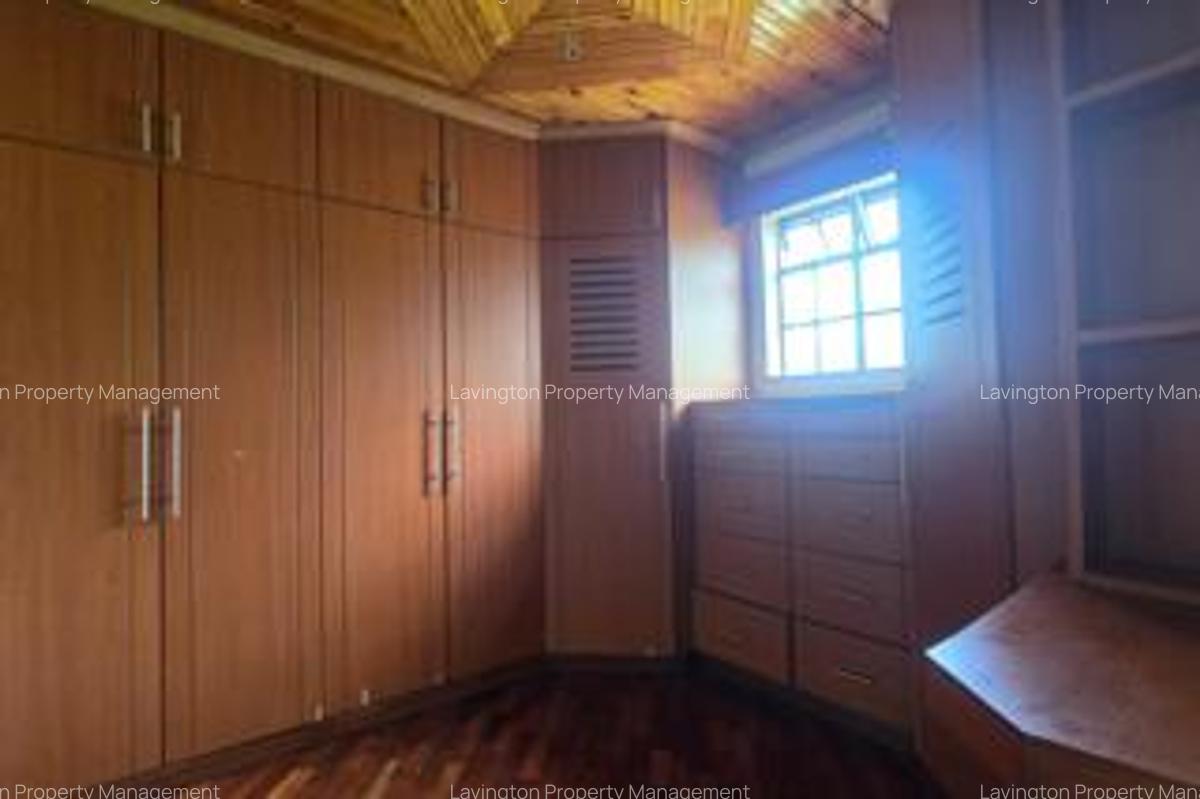 4 Bed Townhouse with En Suite at Lavington Green - 10