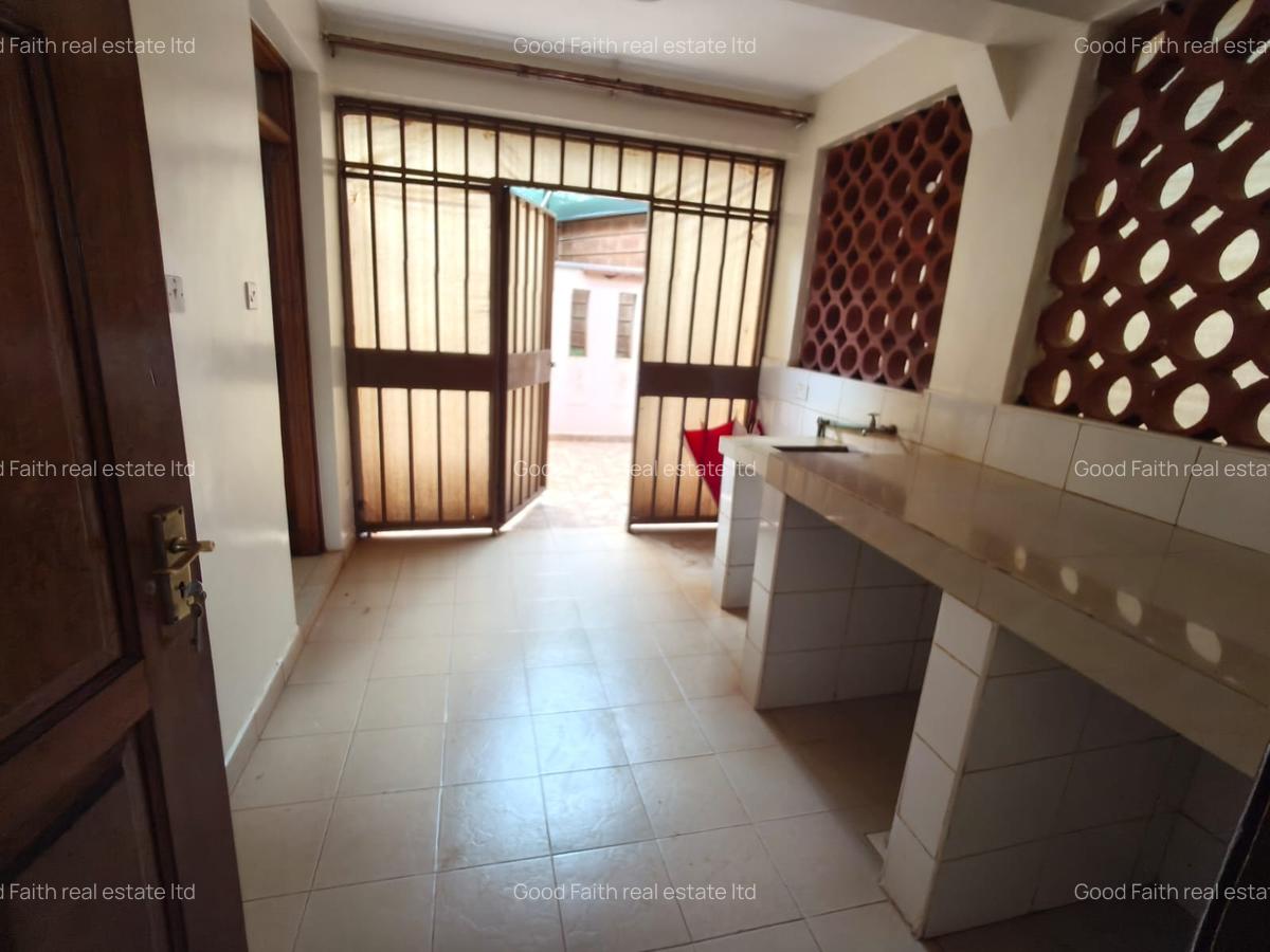 4 Bed Villa with En Suite in Kiambu Road - 15