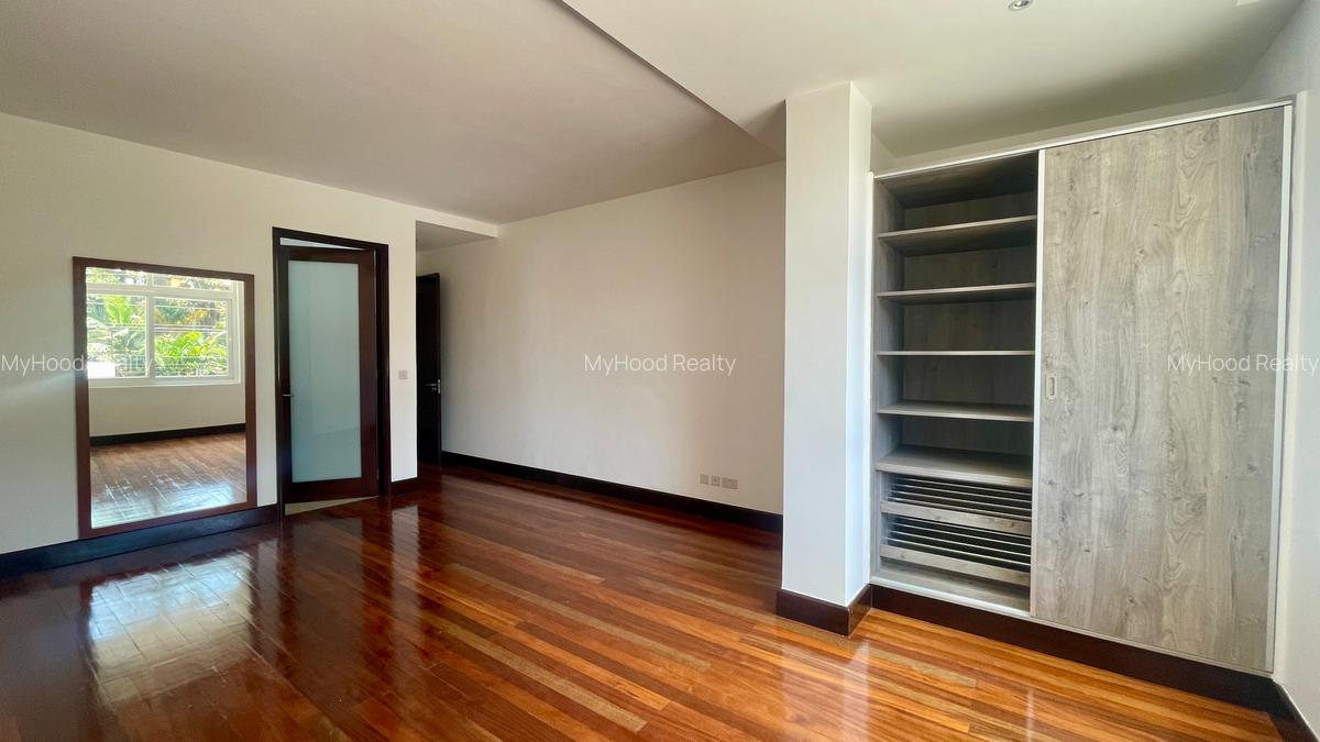 5 Bed House with En Suite in Runda - 19