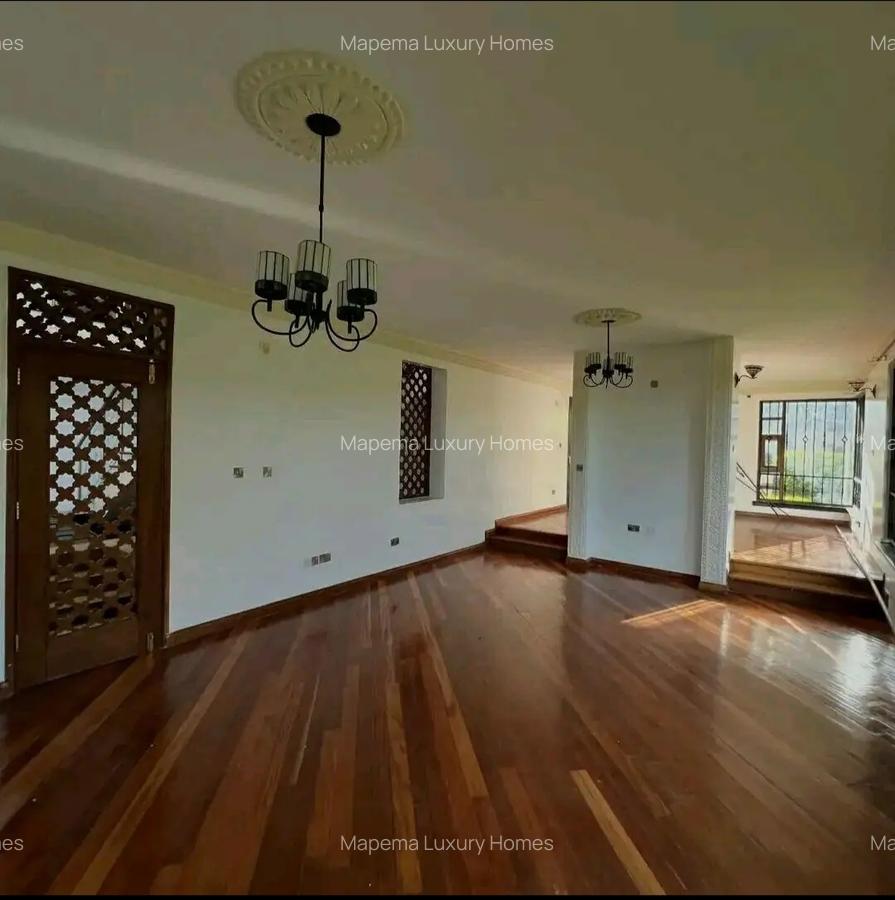 5 Bed House with En Suite at Old Runda - 7