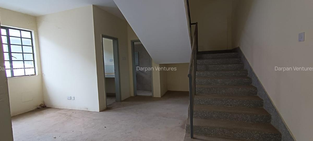 8,700 ft² Warehouse with Parking in Ruaraka - 2