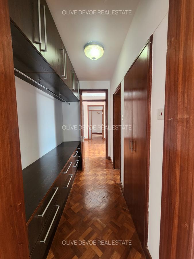 4 Bed Townhouse with En Suite in Lavington - 10