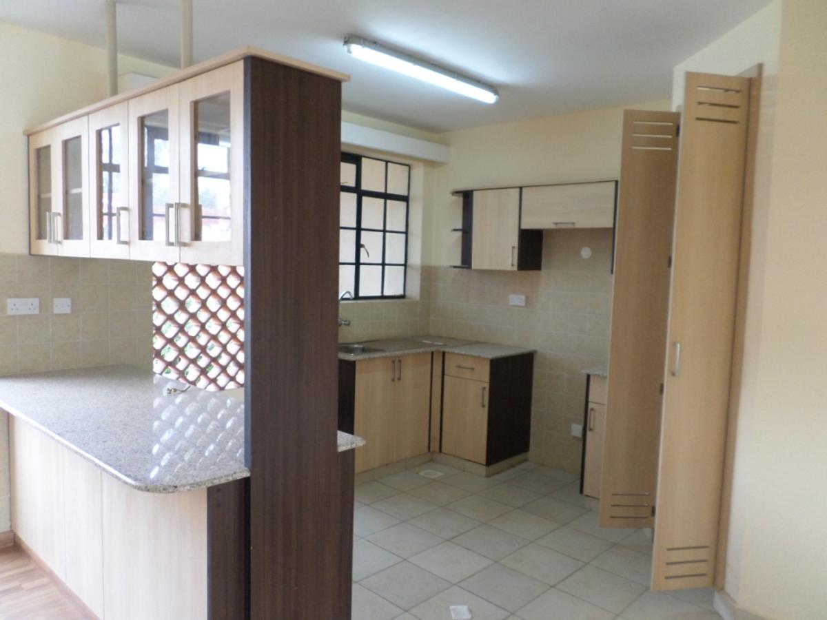 3 Bed Apartment with En Suite at Lavington - 4