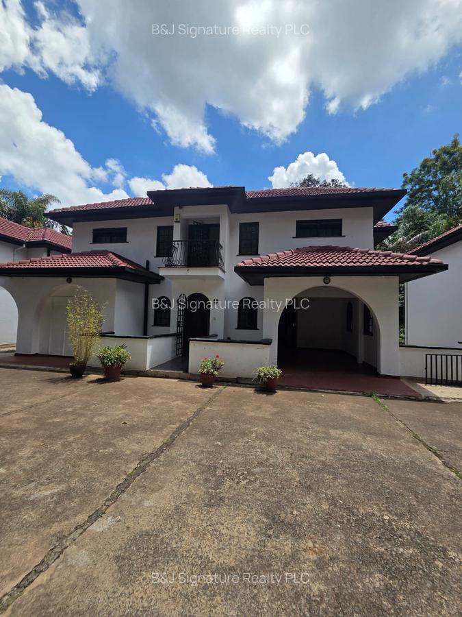 4 Bed Villa with En Suite in Riverside - 17