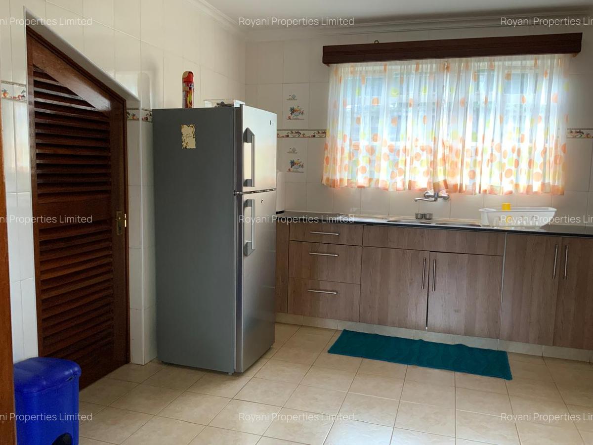 4 Bed House with En Suite in Runda - 3