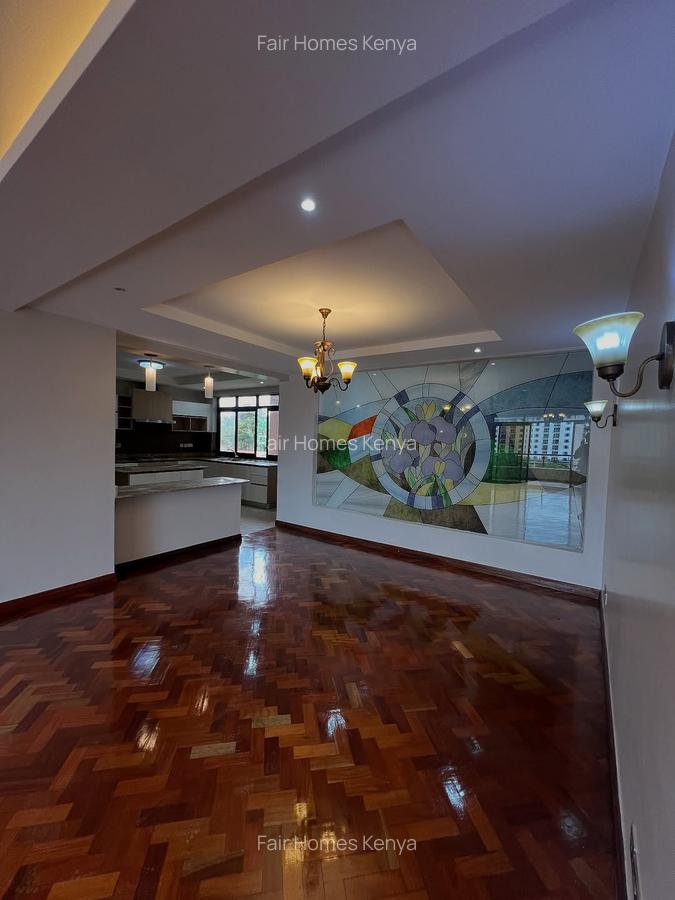 4 Bed Apartment with En Suite at Riverside Drive - 3