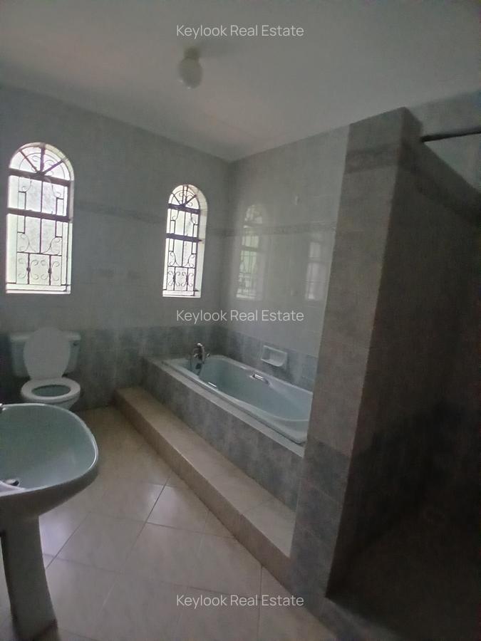 5 Bed Townhouse with En Suite at Riverside Garden - 4