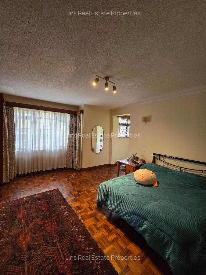 5 Bed Townhouse with En Suite in Lavington - 12