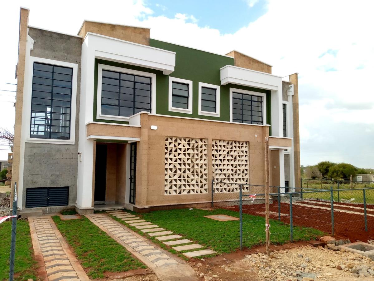 4 Bed House with En Suite at Yukos - 1