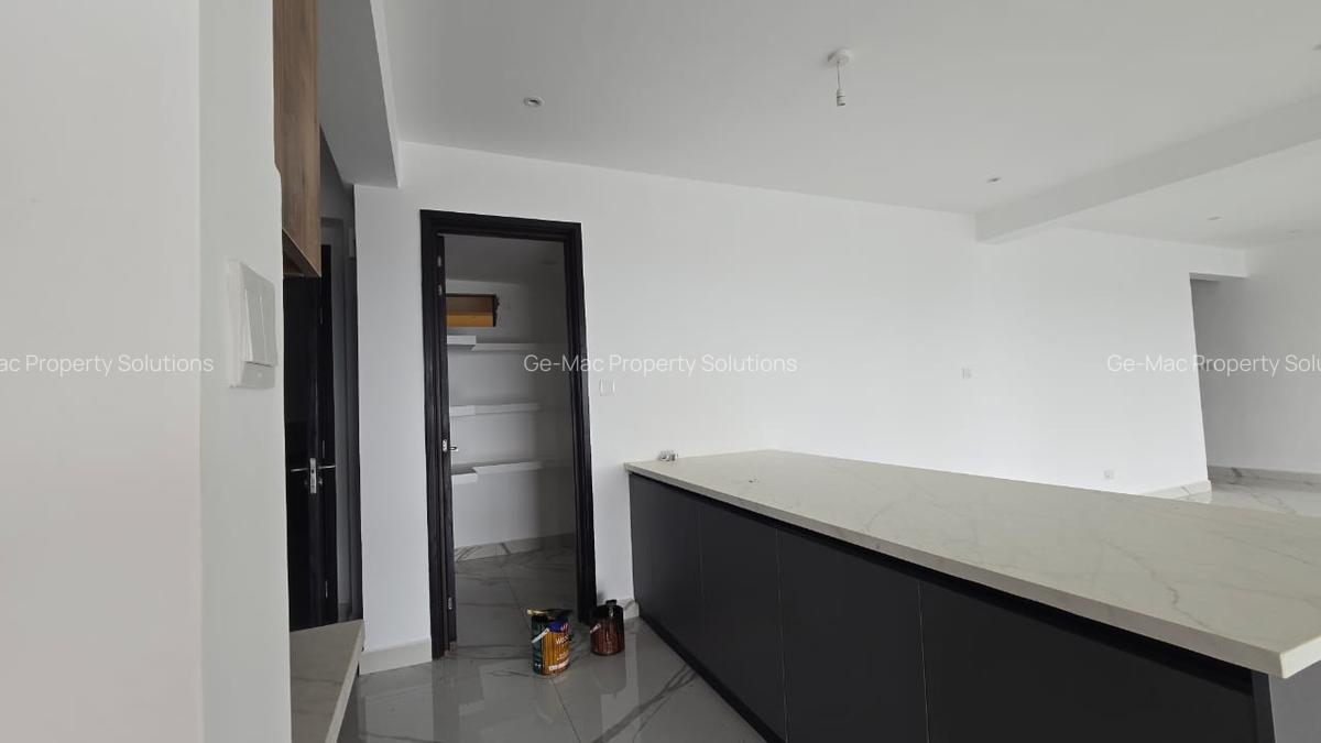 5 Bed Apartment with En Suite in General Mathenge - 15