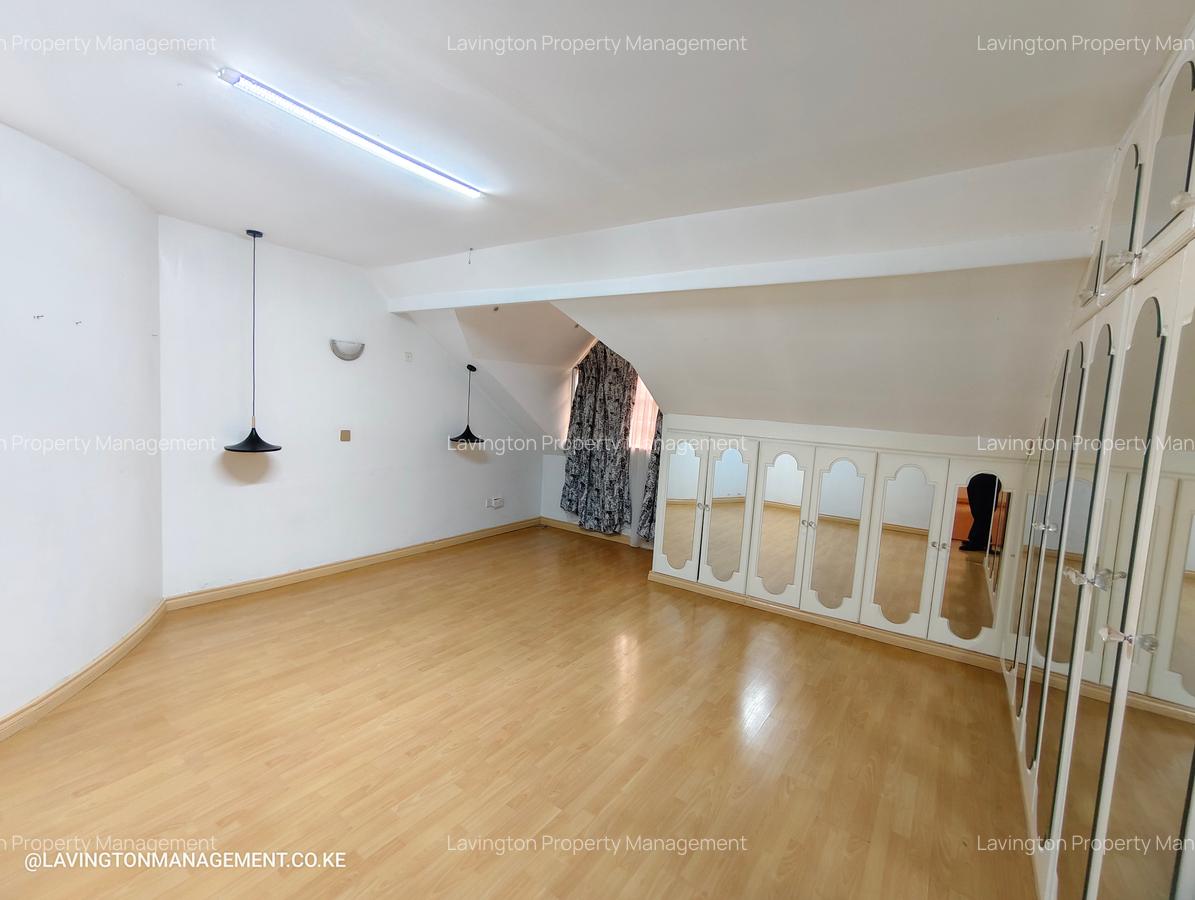 4 Bed Apartment with En Suite at Lavington Green - 9