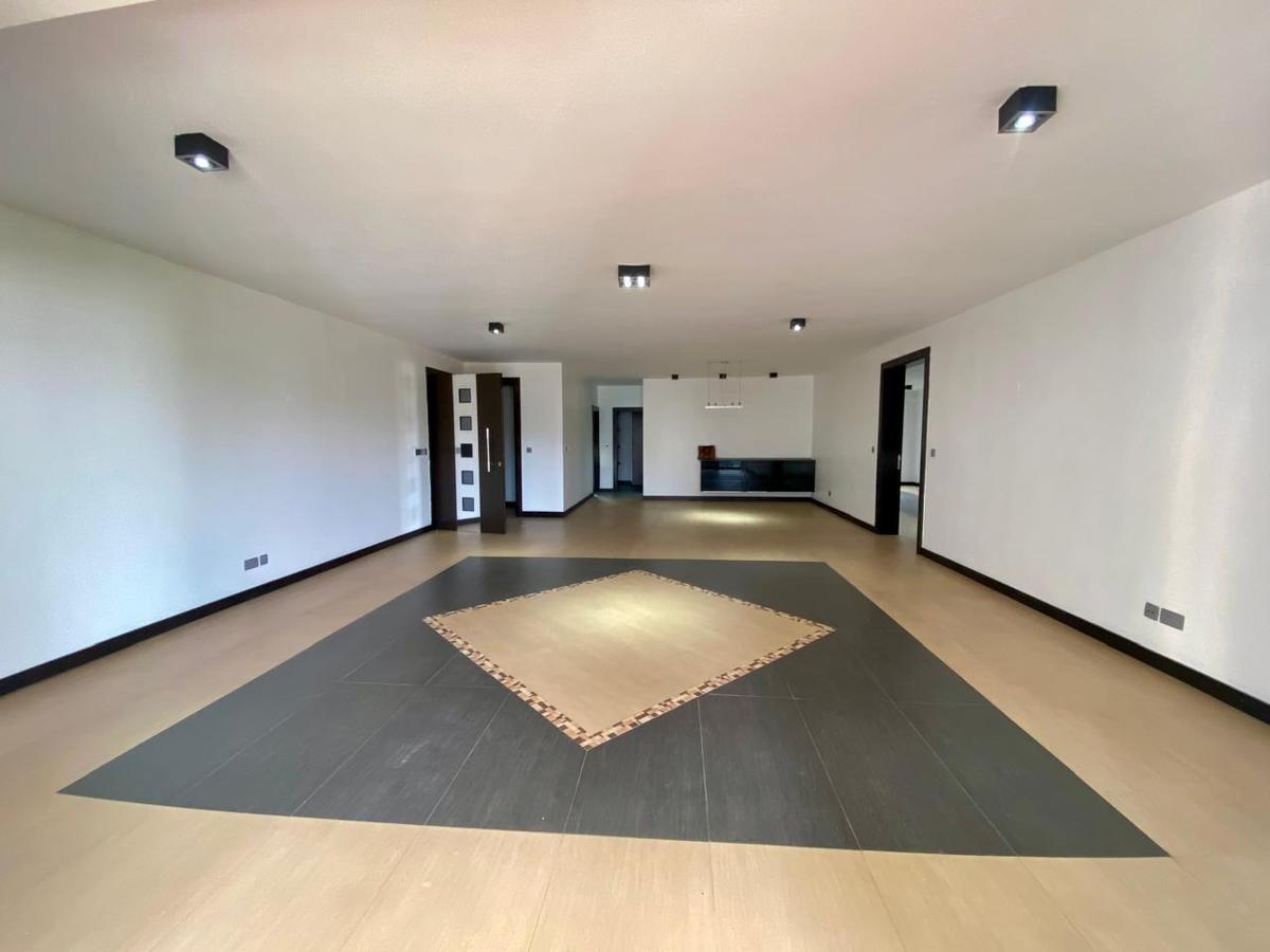 3 Bed Apartment with En Suite in Riverside - 1