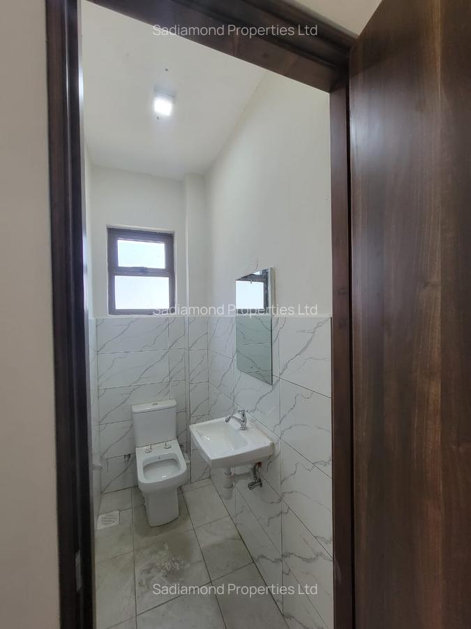 6,500 ft² Warehouse in Syokimau - 6